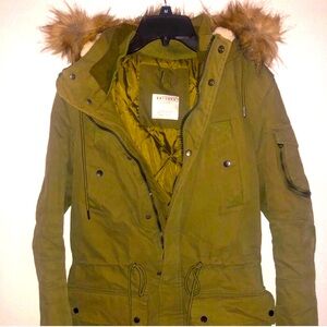 BERSHKA Dark CamoGreen Jacket MilitaryLook Fake Fur M Wind Rain Christmas Gift